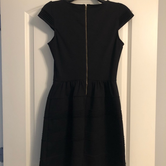 ELLE Dress - Size 2 - Picture 3 of 5